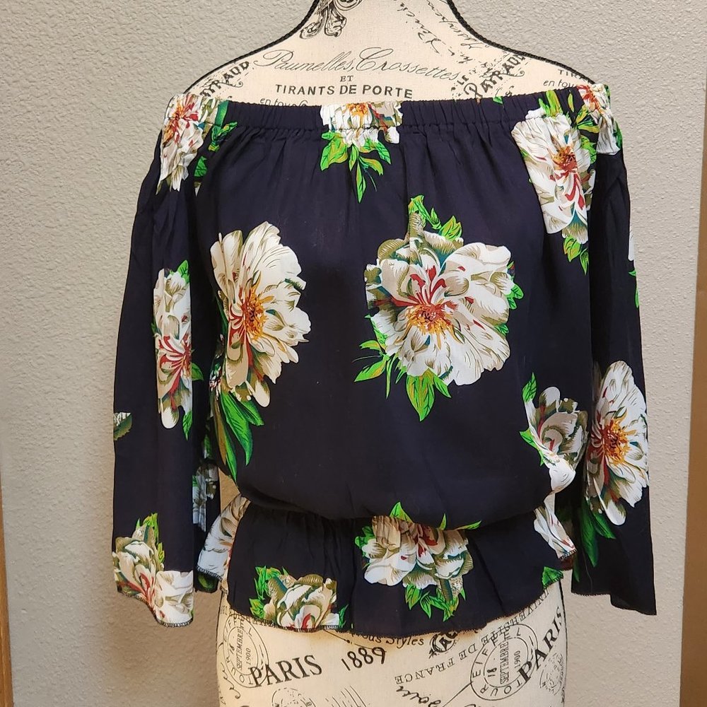 Off The Shoulder Blouse Top Black Floral Print - Medium - NEW - Picture 5 of 6